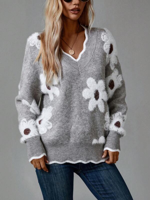 Krystyna | Elegancki sweter z kwiatowym dekoltem v