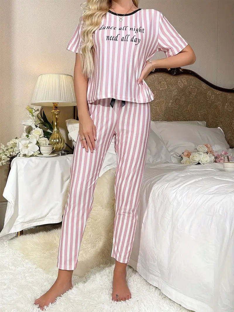 Komplet piżamki w różowe paski z napisem „dance all night”