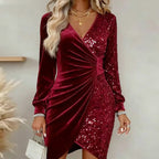 YARA| Aksamitna sukienka z cekinami i dekoltem w serek