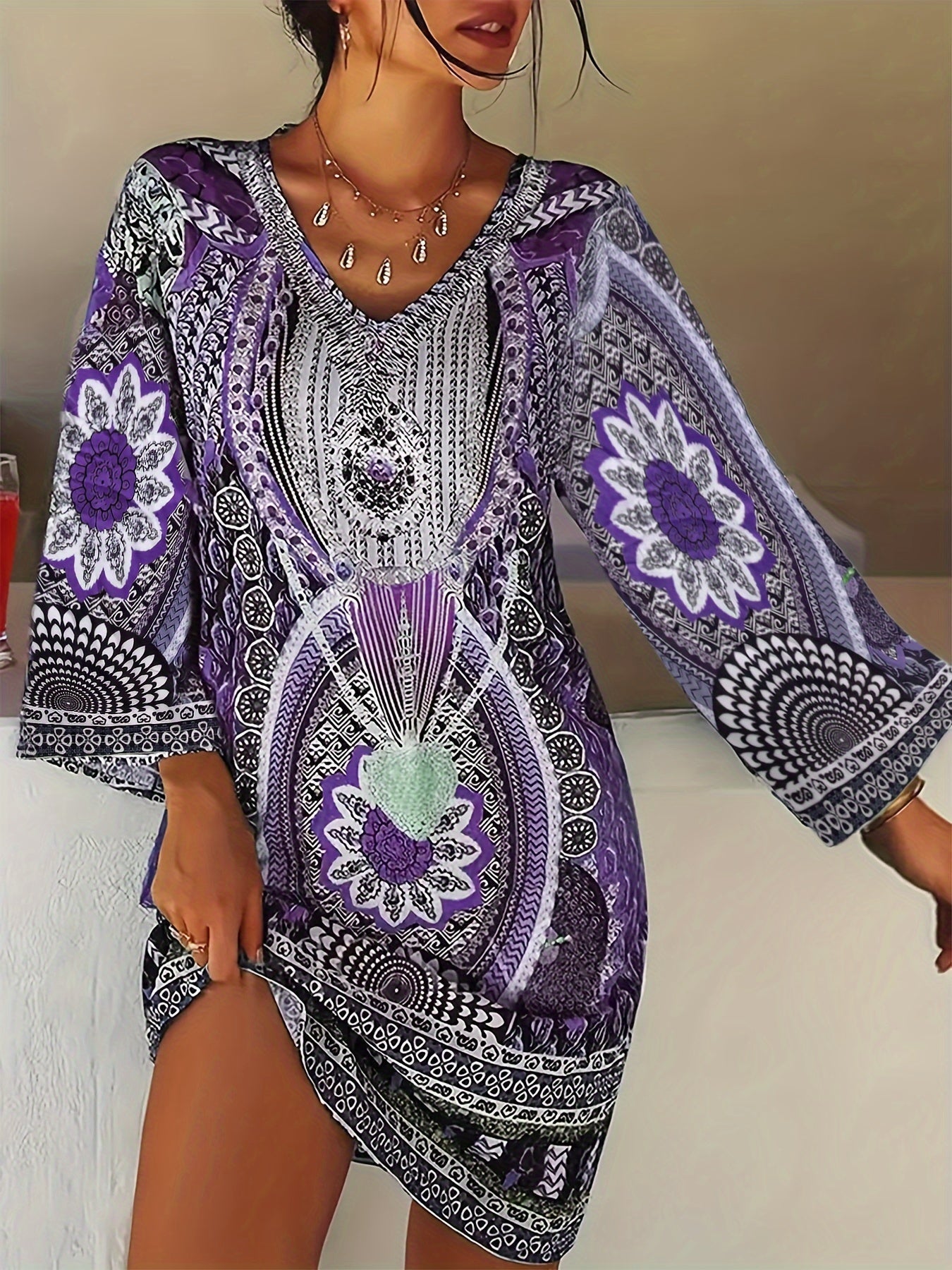 Mara | Sukienka Midi Plus Size z Etnicznym Wzorem i Dekoltem V