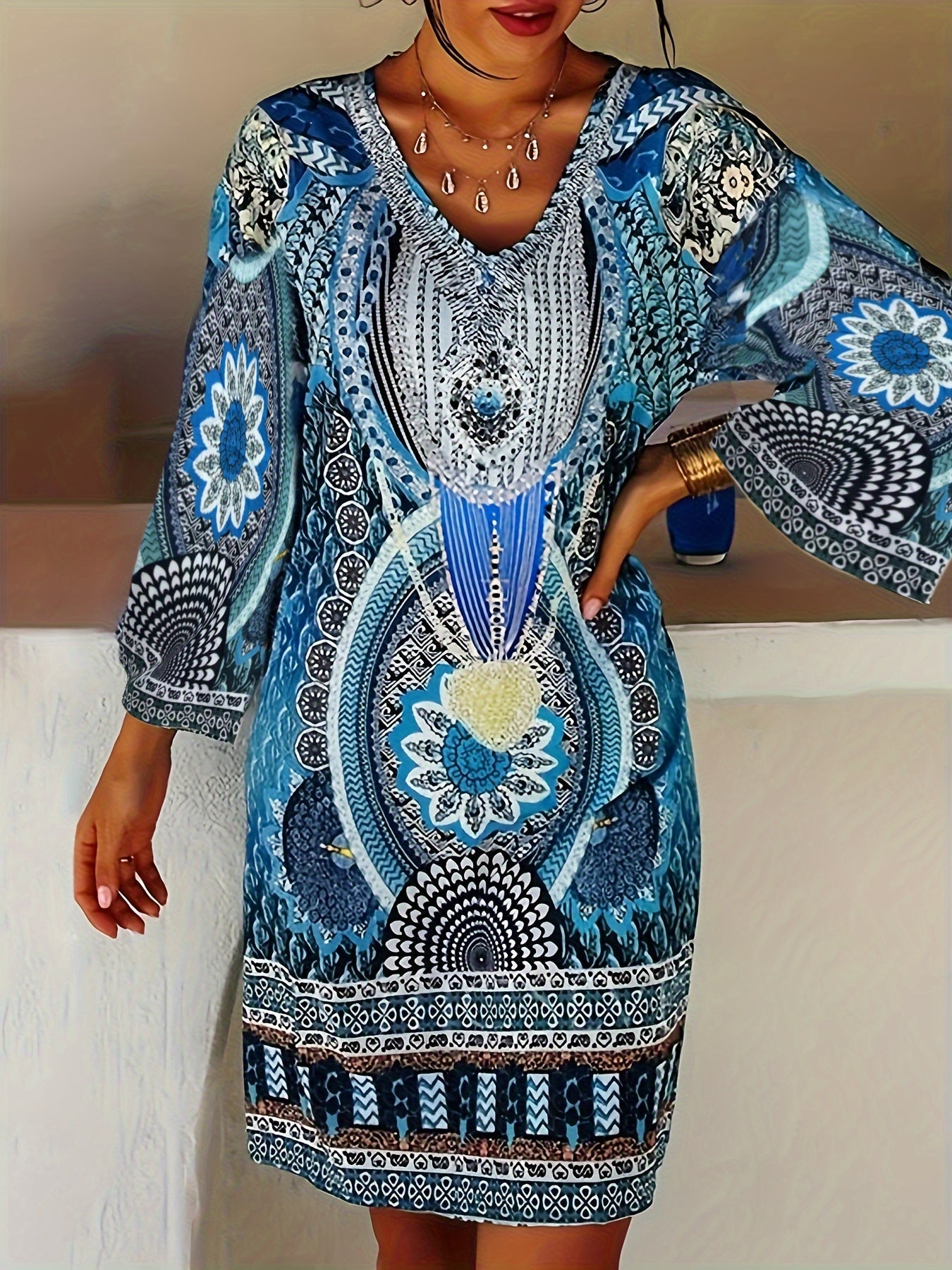 Mara | Sukienka Midi Plus Size z Etnicznym Wzorem i Dekoltem V