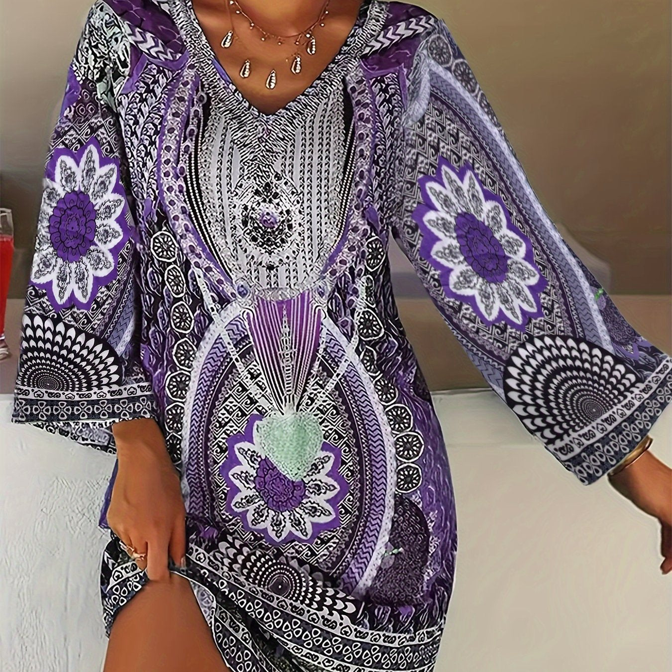 Mara | Sukienka Midi Plus Size z Etnicznym Wzorem i Dekoltem V