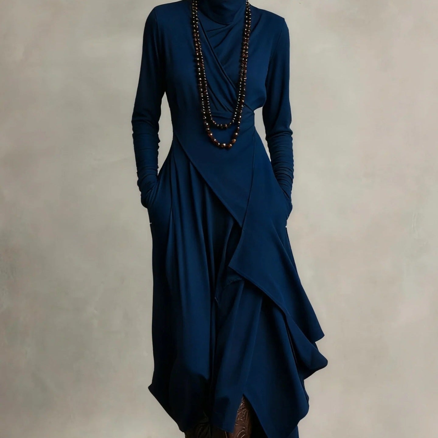 Natalia | Asymetryczna dzianinowa sukienka maxi z golfem