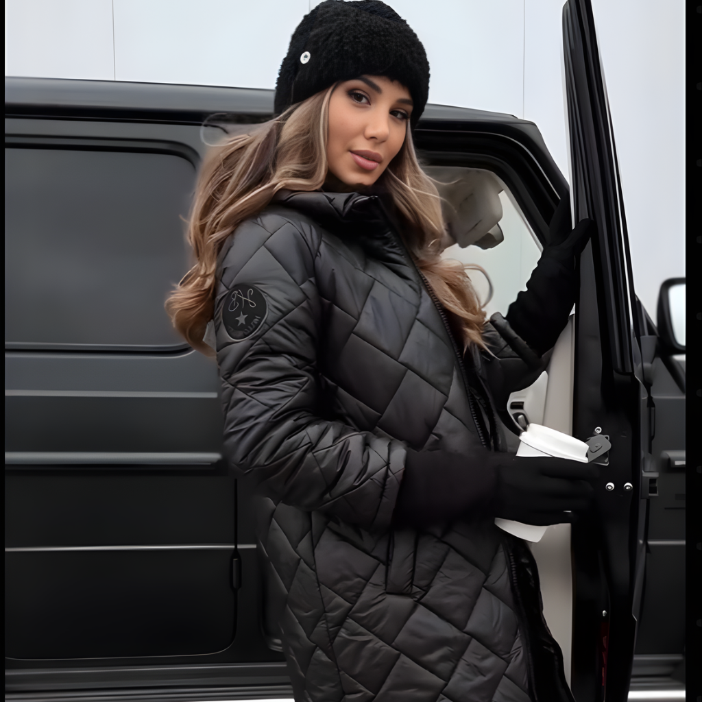 CELINA | Elegancka pikowana kurtka puchowa z bluzką