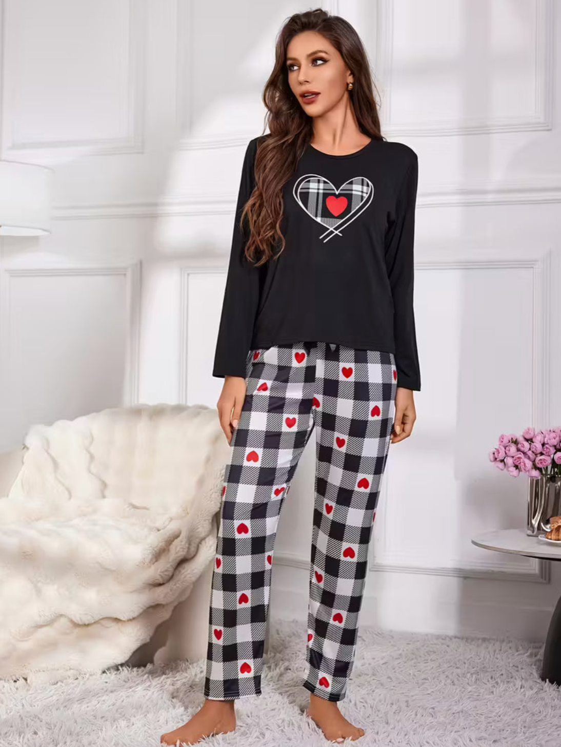 Piżamka damska czarno-biała w kratę z czerwonymi sercami