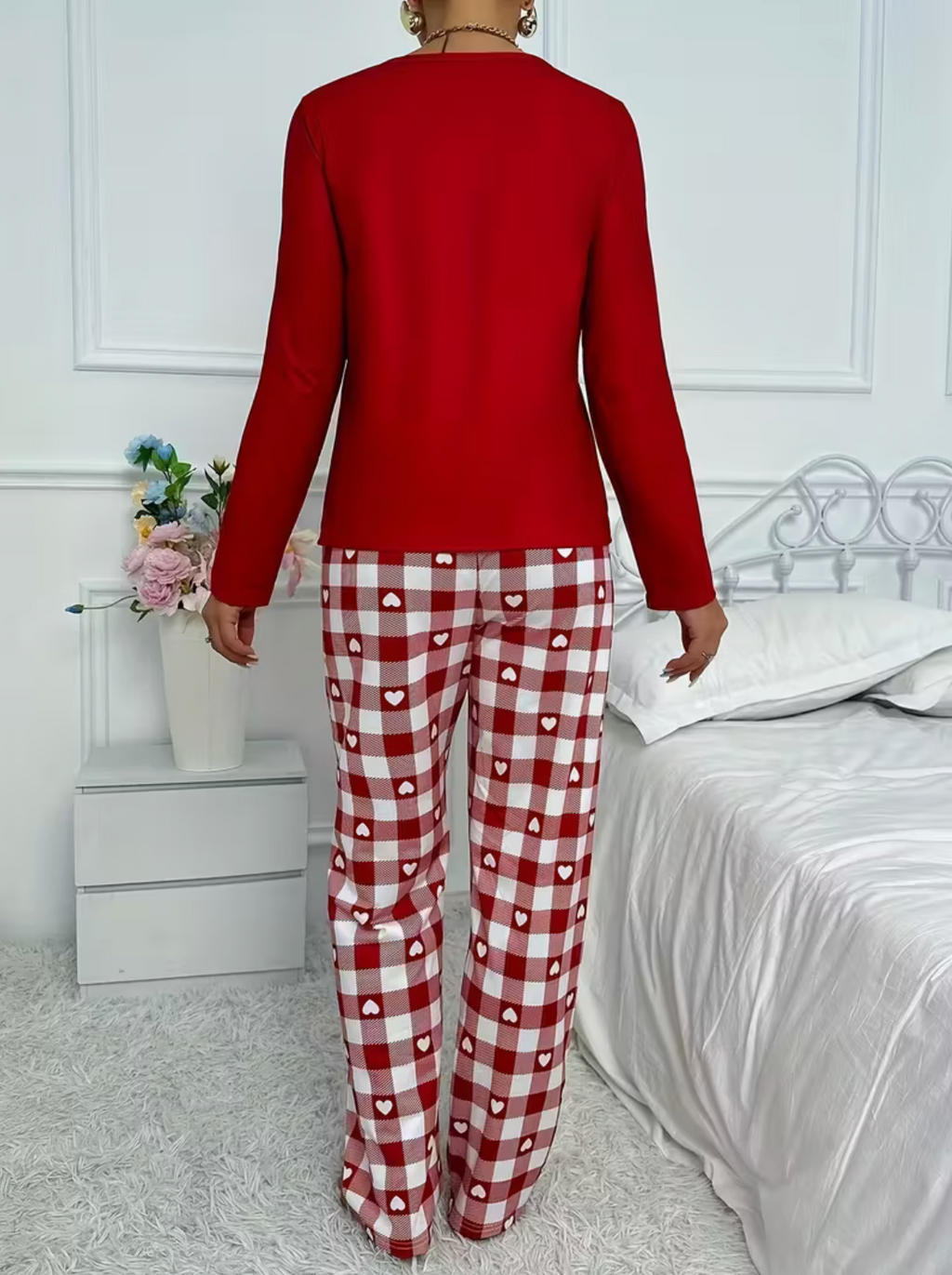 Piżamka damska w czerwono-białą kratę z sercem