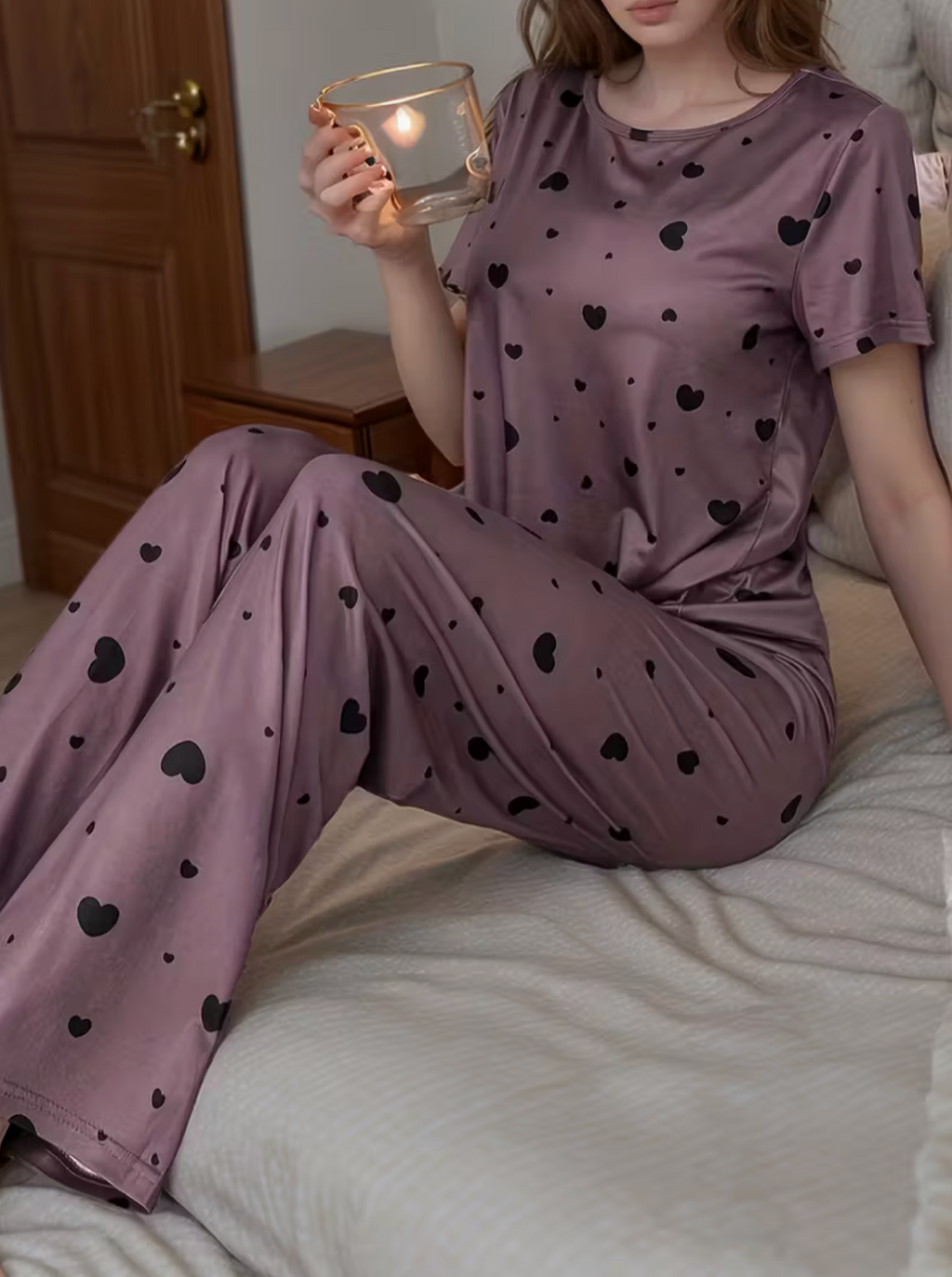 Piżamka fioletowa w czarne serduszka