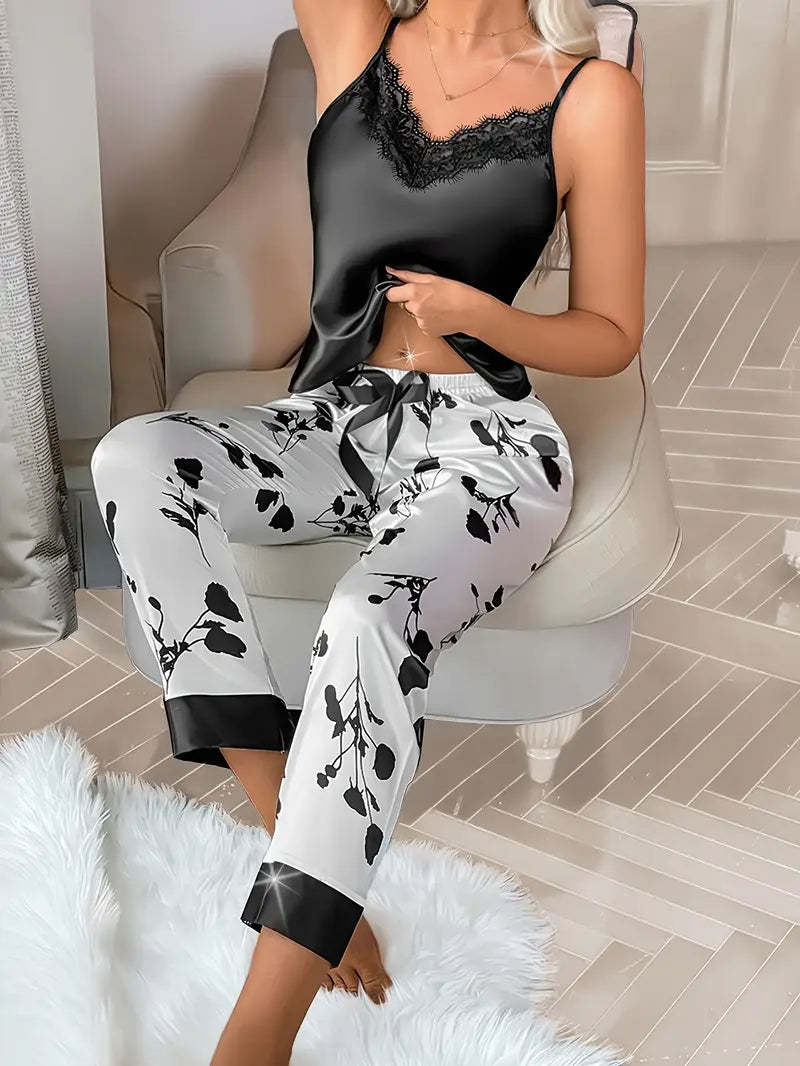 Satynowa piżamka z koronkowym topem i kwiatowym wzorem w odcieniach czerni i bieli